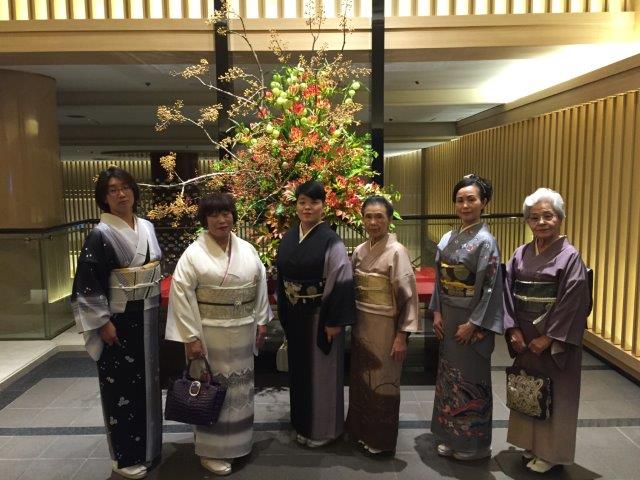 千地泰弘　付け下げ　金彩　華文　市松模様　着物　122a d 千地泰弘 付け下げ 金彩 華文 市松模様 着物 122a d（紅葉の京都
